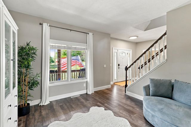 20365 Lake Ridge Drive, Prior Lake, MN 55372
