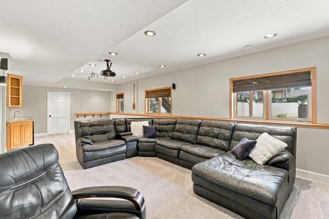 20365 Lake Ridge Drive, Prior Lake, MN 55372