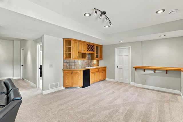 20365 Lake Ridge Drive, Prior Lake, MN 55372