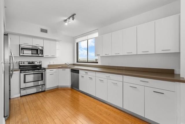 1330 West Ave 2207, Miami Beach, FL 33139