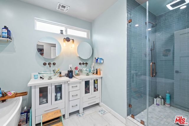 9232 S 8th Avenue, Inglewood, CA 90305