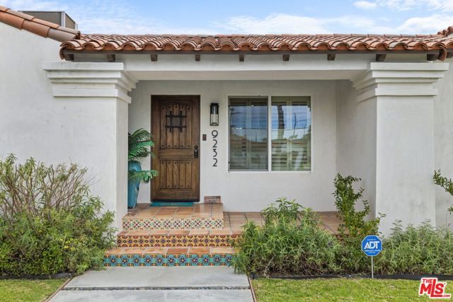 9232 S 8th Avenue, Inglewood, CA 90305