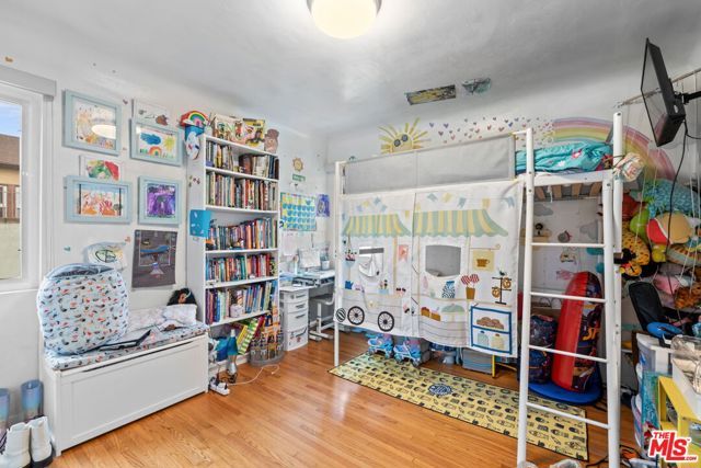 9232 S 8th Avenue, Inglewood, CA 90305