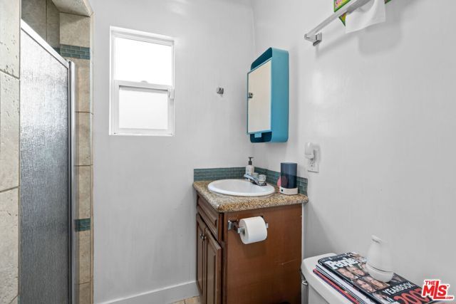 9232 S 8th Avenue, Inglewood, CA 90305