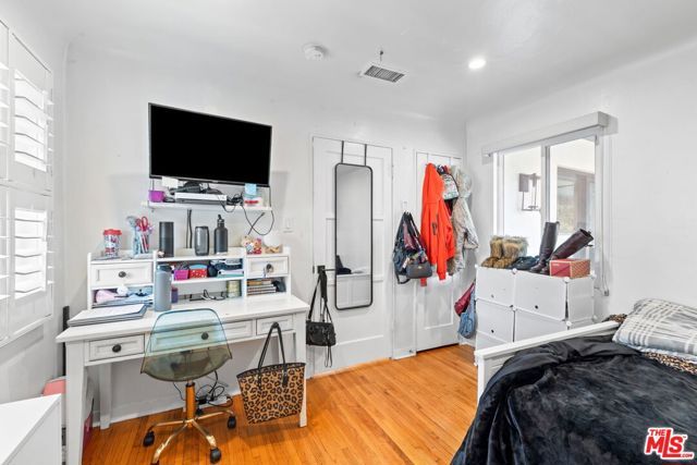 9232 S 8th Avenue, Inglewood, CA 90305