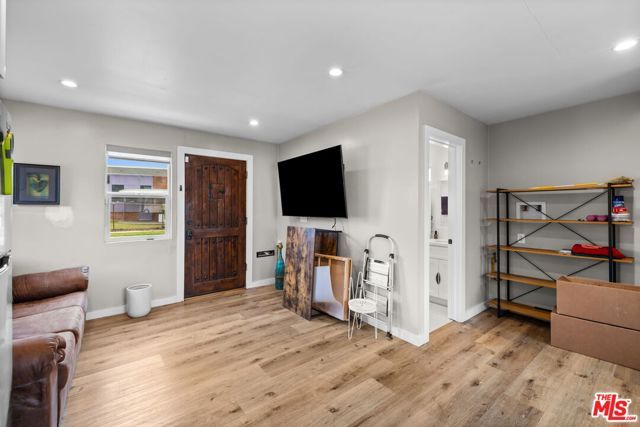 9232 S 8th Avenue, Inglewood, CA 90305