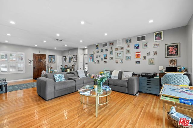 9232 S 8th Avenue, Inglewood, CA 90305