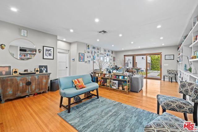 9232 S 8th Avenue, Inglewood, CA 90305