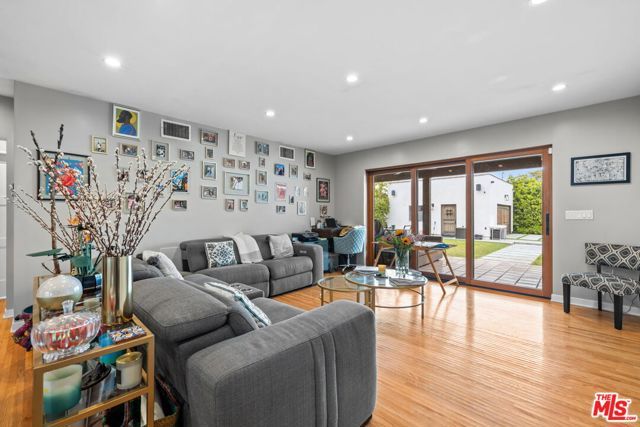 9232 S 8th Avenue, Inglewood, CA 90305