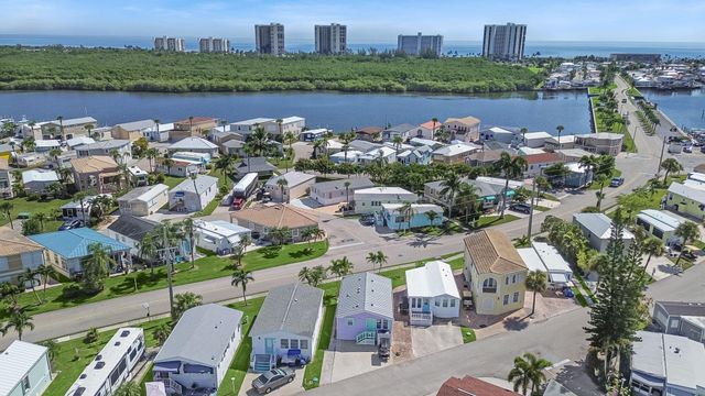 802 Nettles Boulevard, Jensen Beach, FL 34957