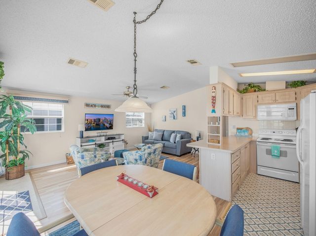 802 Nettles Boulevard, Jensen Beach, FL 34957