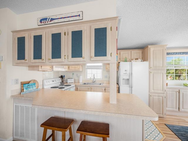 802 Nettles Boulevard, Jensen Beach, FL 34957