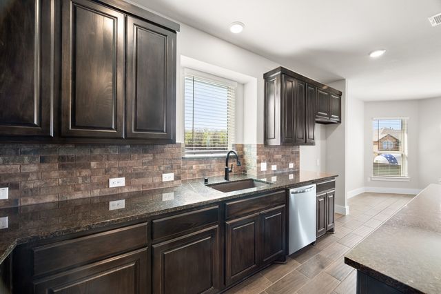 421 Willie Way, Burleson, TX 76028