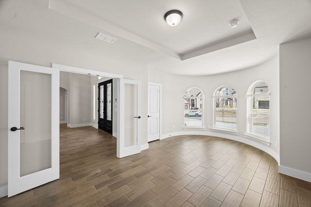 421 Willie Way, Burleson, TX 76028