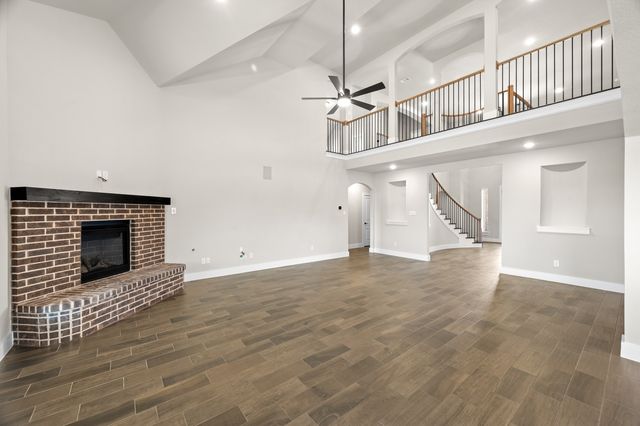 421 Willie Way, Burleson, TX 76028