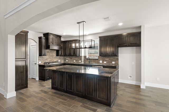 421 Willie Way, Burleson, TX 76028