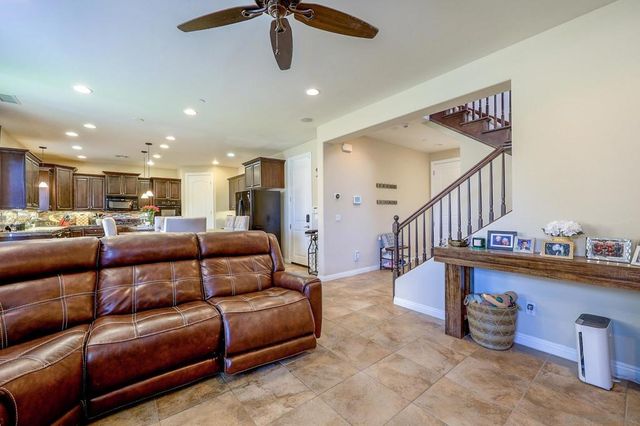 3436 Laurashawn Ln, Escondido, CA 92026