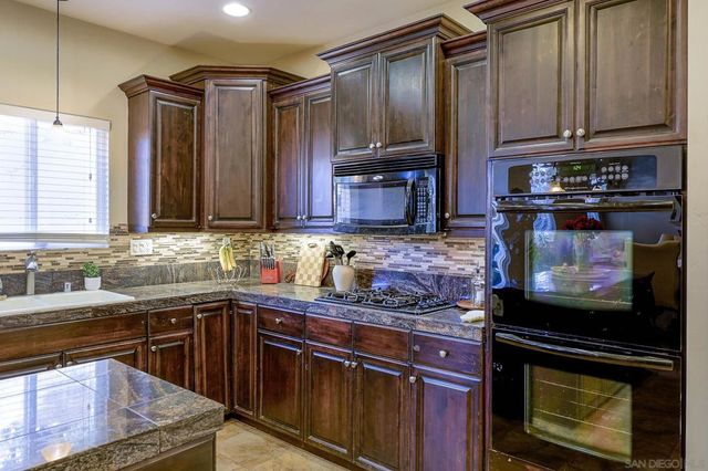 3436 Laurashawn Ln, Escondido, CA 92026