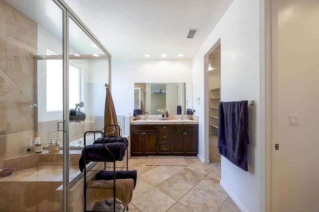 3436 Laurashawn Ln, Escondido, CA 92026