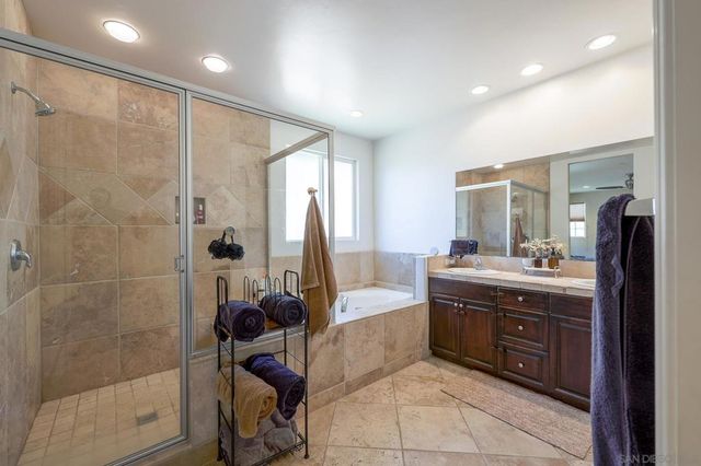 3436 Laurashawn Ln, Escondido, CA 92026
