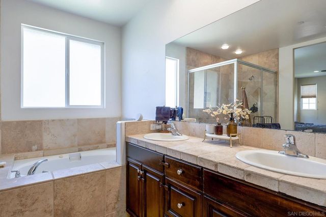 3436 Laurashawn Ln, Escondido, CA 92026