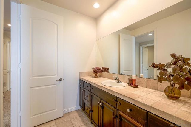 3436 Laurashawn Ln, Escondido, CA 92026