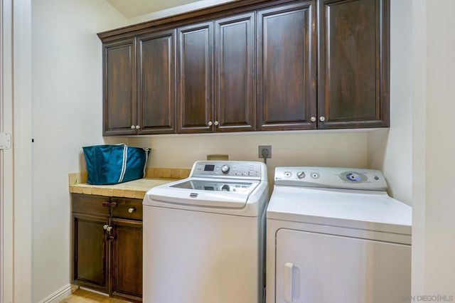 3436 Laurashawn Ln, Escondido, CA 92026