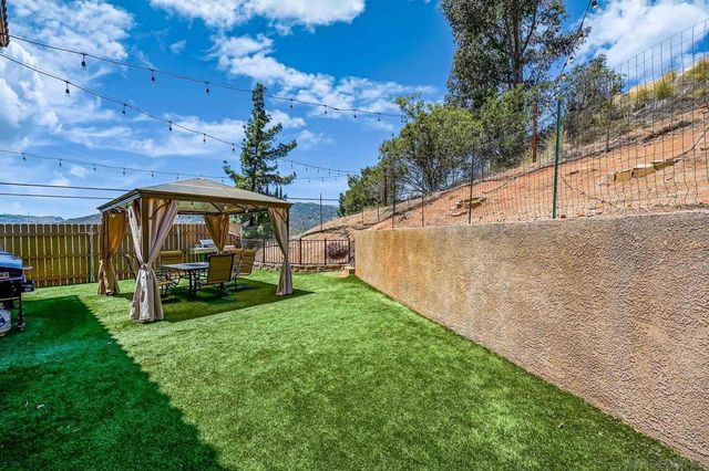 3436 Laurashawn Ln, Escondido, CA 92026