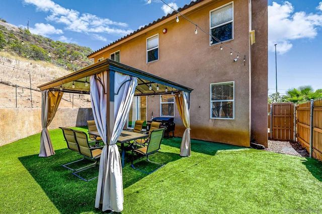 3436 Laurashawn Ln, Escondido, CA 92026
