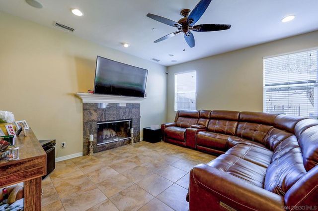 3436 Laurashawn Ln, Escondido, CA 92026