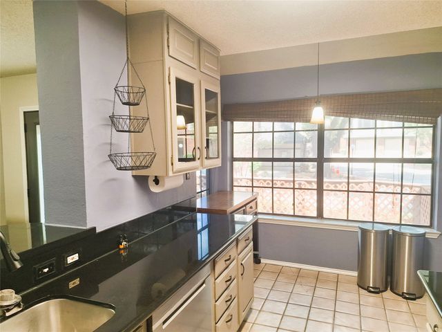 408 Santa Fe Trail 61, Irving, TX 75063