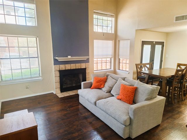 408 Santa Fe Trail 61, Irving, TX 75063
