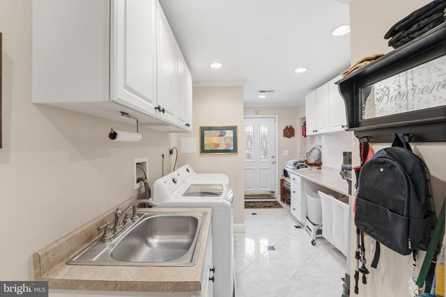 304 CHESAPEAKE DR, Great Falls, VA 22066