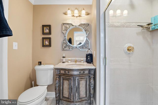 304 CHESAPEAKE DR, Great Falls, VA 22066