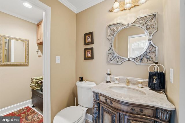 304 CHESAPEAKE DR, Great Falls, VA 22066