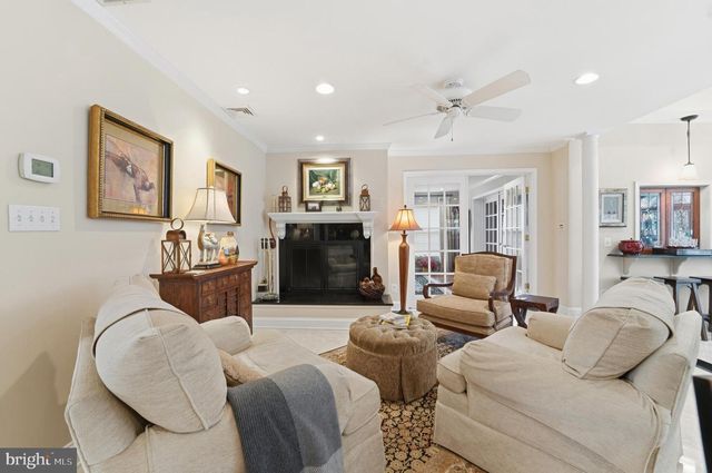 304 CHESAPEAKE DR, Great Falls, VA 22066