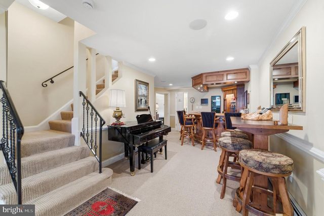 304 CHESAPEAKE DR, Great Falls, VA 22066