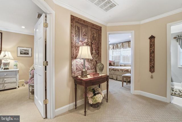 304 CHESAPEAKE DR, Great Falls, VA 22066