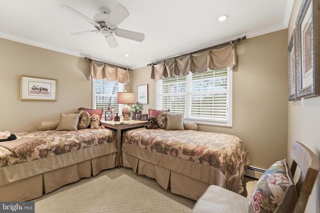 304 CHESAPEAKE DR, Great Falls, VA 22066