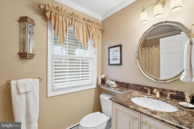 304 CHESAPEAKE DR, Great Falls, VA 22066