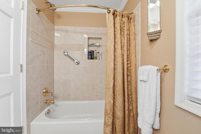 304 CHESAPEAKE DR, Great Falls, VA 22066