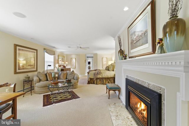 304 CHESAPEAKE DR, Great Falls, VA 22066