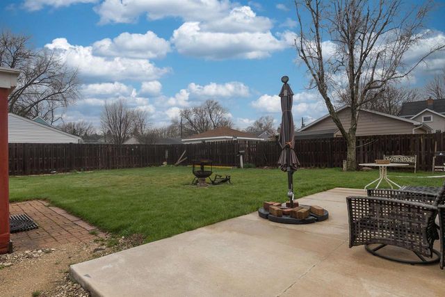 2021 SHERIDAN STREET, Oshkosh, WI 54901