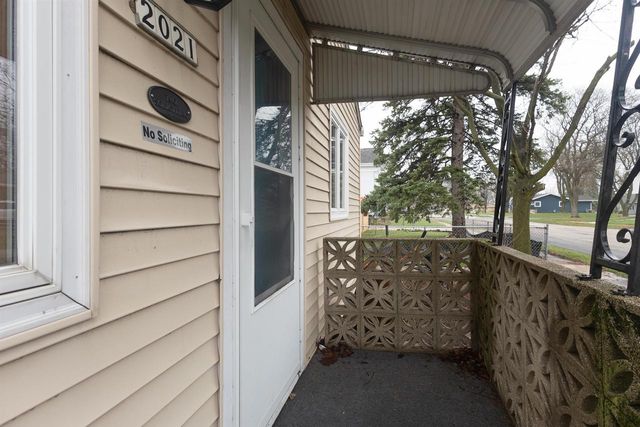2021 SHERIDAN STREET, Oshkosh, WI 54901