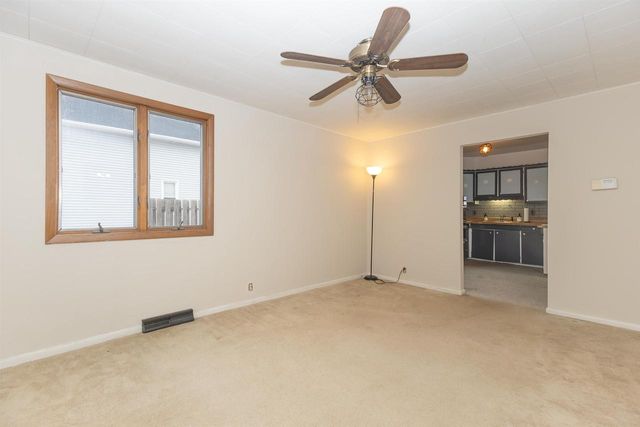 2021 SHERIDAN STREET, Oshkosh, WI 54901