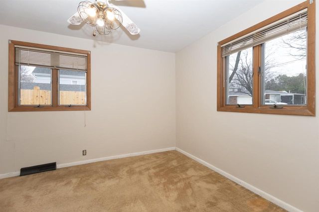 2021 SHERIDAN STREET, Oshkosh, WI 54901