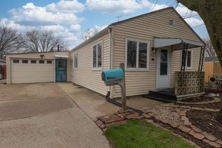 2021 SHERIDAN STREET, Oshkosh, WI 54901