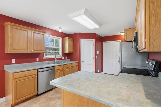 5701 KELSEY DR, Columbia, MO 65202