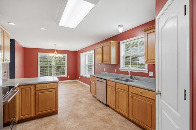 5701 KELSEY DR, Columbia, MO 65202