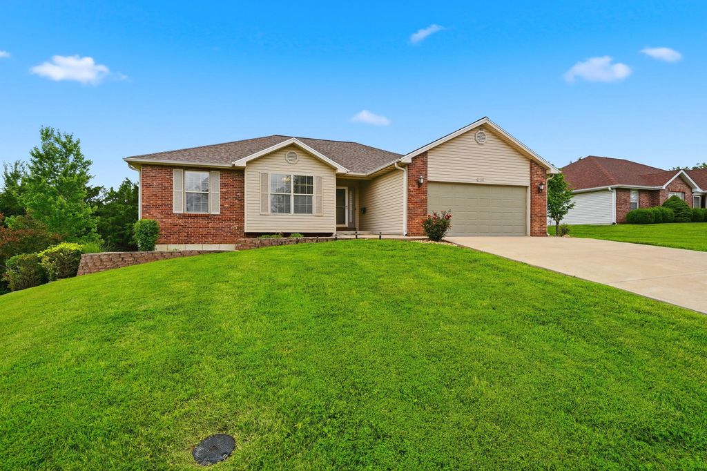 5701 KELSEY DR, Columbia, MO 65202